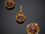 une paire de boucles d'oreilles et de pendentifs en rubis et diamants