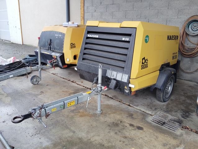 Compresseur de chantier KAESER M59 immatriculé GJ-038-ZM, 1ère mi...