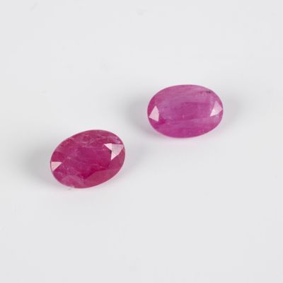 Deux rubis traité taille ovale total : 1, 88 ct - Photo 1