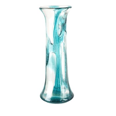 un vase en verre avec un tourbillon bleu à l'intérieur