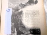 un livre ouvert avec une image de montagne en arrière-plan