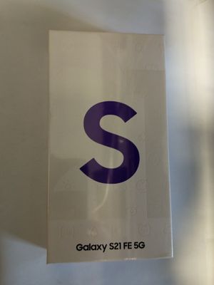 une pancarte portant l'inscription « Samsung S » devant une vitrine