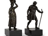 paire de figurines en bronze représentant un homme et une femme