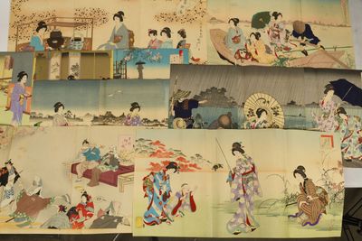 de nombreuses photos de femmes en costume traditionnel japonais posées sur une table