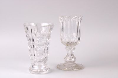 Vase en cristal taillé de style classique sur base circulair…