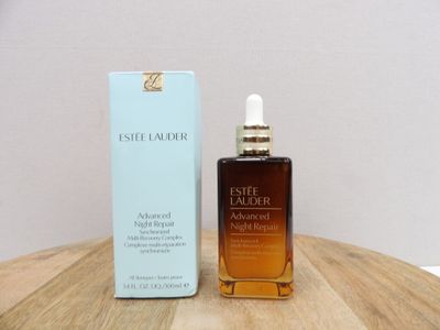 an image of a bottle of estee lauder advanced night repair