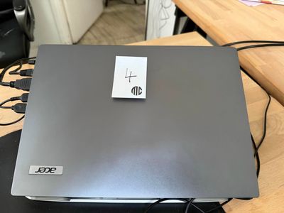 1 ordinateur ACER Travel Mate Windows de 2021