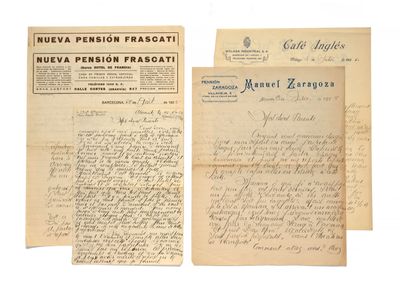 un lot de trois vieux papiers comportant des inscriptions manuscrites