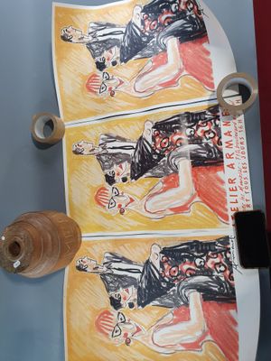 un skateboard sur lequel est représentée une femme
