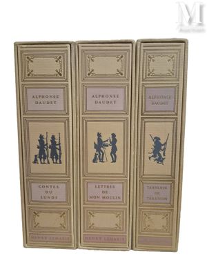 trois livres sur lesquels figurent des silhouettes de personnes sur fond blanc