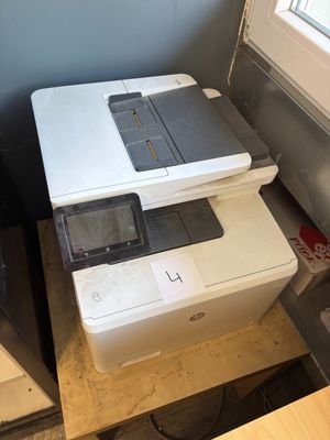 Une imprimante multifonction Color LASER JET MFP M477 HP