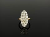 une bague en or 18k et diamants