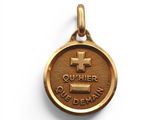 l'image d'une médaille d'or ornée d'une croix