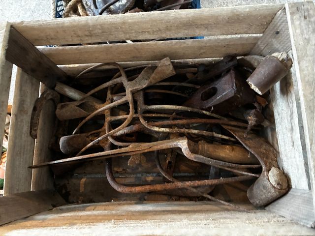 ART POPULAIRE - Lot de deux caisses d'outillages à main ancien