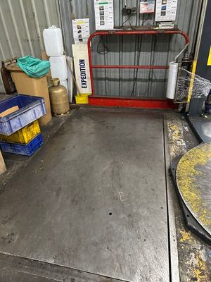 balance à plateau déporté dans le sol