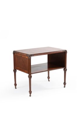 Travail FRANCAIS Table servante en acajou moucheté, plateau …