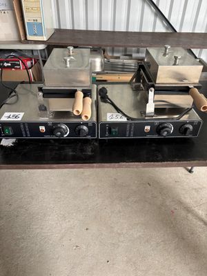 2 Gaufriers, sans marque ni référence apparente. Lot vendu e… - Photo 1