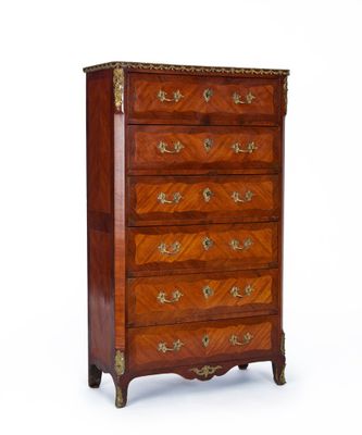 une image d'une commode sur fond blanc