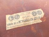 une feuille de papier posée sur une table