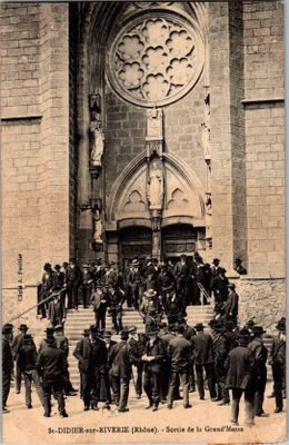 CPA : Rhône (69) St-Didier-sur-Rivière - Sortie de la Grand'…