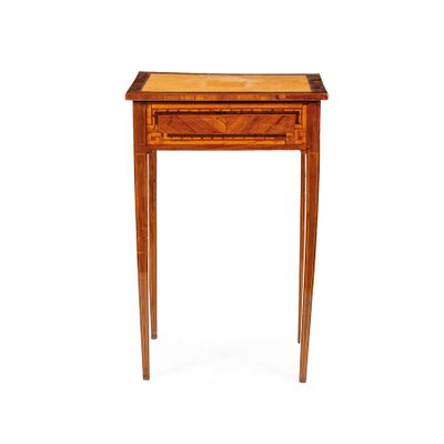 Petite Table DE Service PlaquÉE DE Divers Bois, 18e - 19e SI…