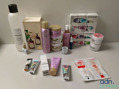 de nombreux types de produits de soins de la peau sur la table
