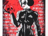 un tableau noir et rouge représentant une femme tenant un cœur