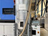 une machine qui se trouve à l'intérieur d'un bâtiment