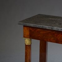 Console en acajou et placage d’acajou reposant sur deux pied… (photo 4)