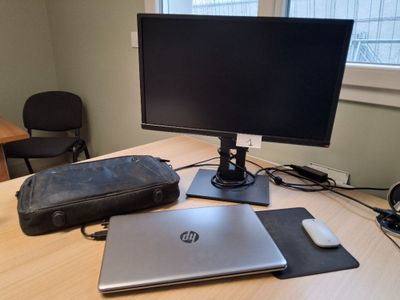 Ordinateur portable HP avec moniteur (Délivrance uniquement …