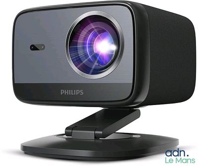 une photo d'un petit projecteur sur lequel est posé un autre projecteur