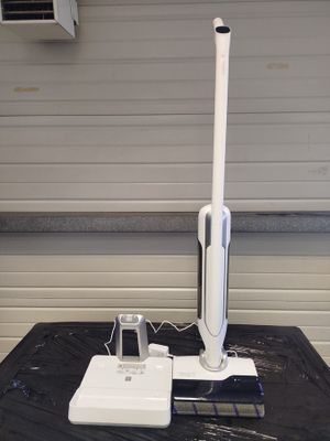 1 Aspirateur laveur sans fil de marque ROWENTA - Modèle : X-…