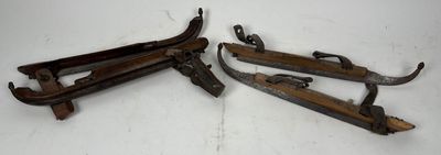 paire de pinces anciennes en bois et en métal