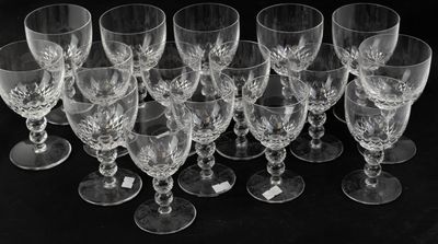 SAINT LOUIS Partie de service de verres comprenant 8 verres …