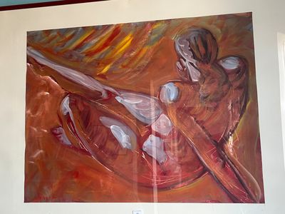un tableau représentant une femme tenant un couteau dans une main et un autre couteau dans l'autre