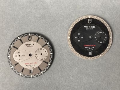 Réunion de deux cadrans circulaires pour chronographes TUDOR, modèles 