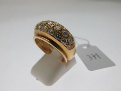 une photo d'une bague en or et diamants avec une étiquette de prix