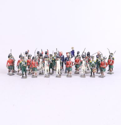 un grand nombre de soldats de plomb qui font la queue