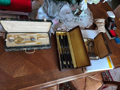 Mise A Prix 300 Euros : EN UN Lot, Contenu D'Une Maison A MO…