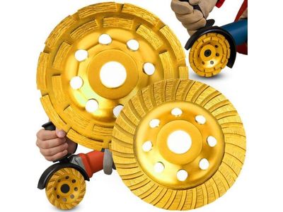 des disques diamantés jaunes et une main tenant une perceuse