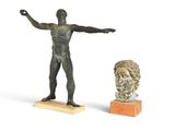 statue représentant un homme à tête de lion et au buste d'homme
