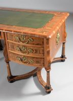 Bureau Mazarin double face en placage d'olivier dans des rés… (photo 2)