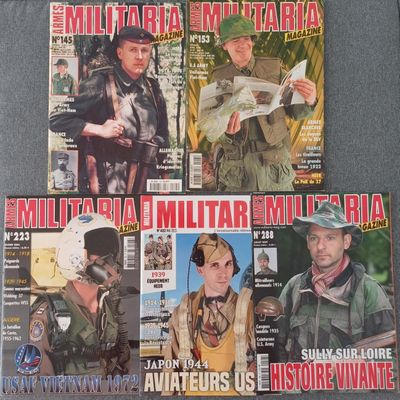 lot de 9 magazines « Militaria ».