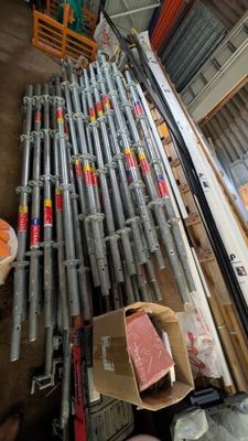 Échafaudage COMABI et ALTRAD comprenant : - Photo 1