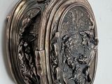 an image of a doorknobut with a lion on it