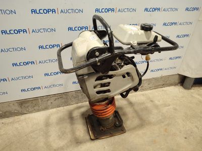 une image représentant une machine posée sur un socle
