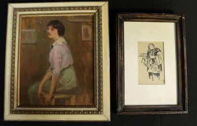 deux photos encadrées représentant une femme assise sur une chaise à côté d'un tableau