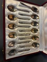 Lot comprenant : ERCUIS. Coffret de douze cuillières à café … (photo 2)