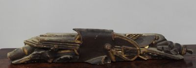 une figurine représentant un éléphant posé sur une table