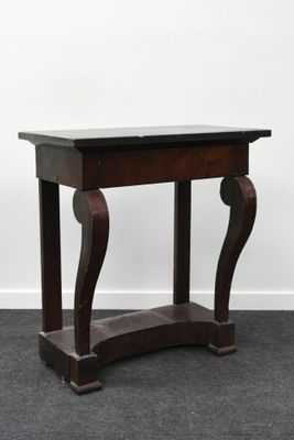 Console en acajou et placage d'acajou ouvrant par un tiroir …